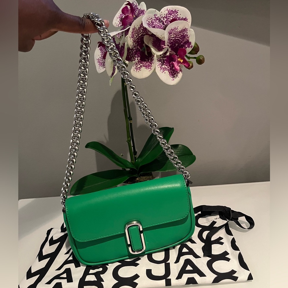 Marc Jacobs Vibrant Green Crossbody Bag - Picture 3 of 16